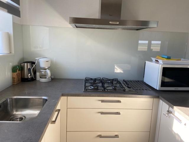 Housing De Brouwerij Bed & Breakfast Westdorpe ภายนอก รูปภาพ
